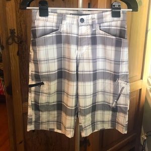 Lee grey & white plaid boys shorts, size 12